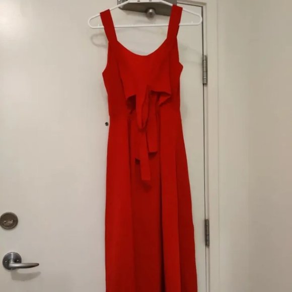 Red Beach Backless Dress - Picture 2 of 4
